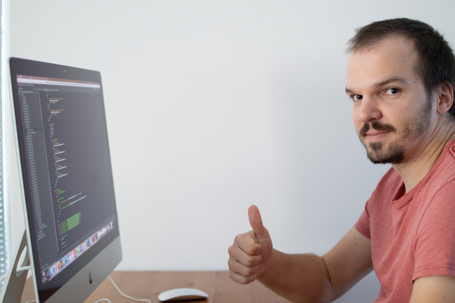 Interview with Števo - Frontend Developer in digital agency buckle up